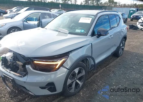 2025 Volvo Xc40 B5 Plus Dark Theme из США, поврежденный, VIN YV4L12UC8S2483428